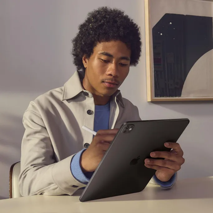 Apple iPad Pro 13" 2025 Wi-Fi + Cellular 256GB Space Schwarz ME7W4TY/A – Bild 5