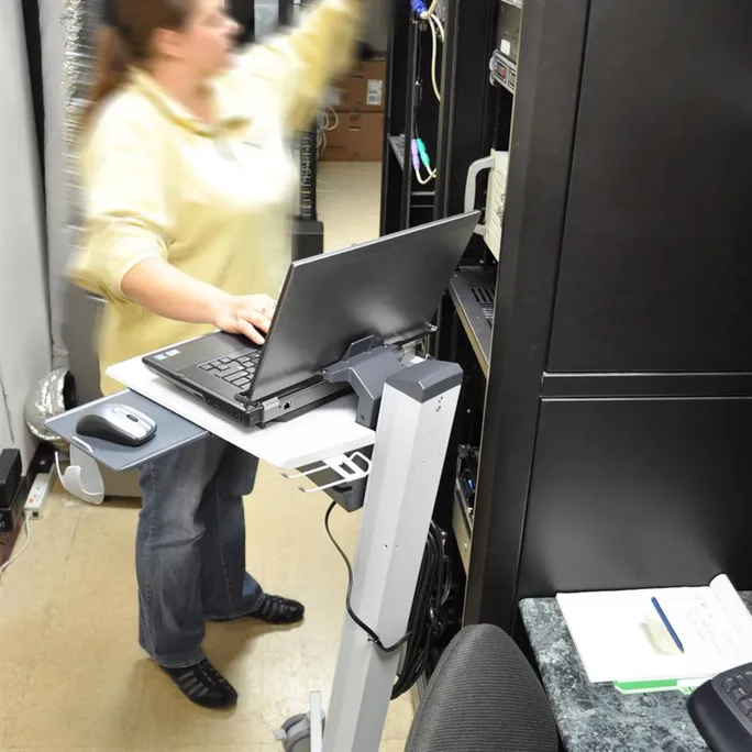 Ergotron Neo-Flex® Laptop Wagen – Bild 4